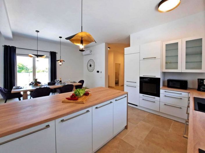 Image No.7-3 Bed Property for sale