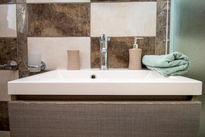 Image No.18-5 Bed Property for sale