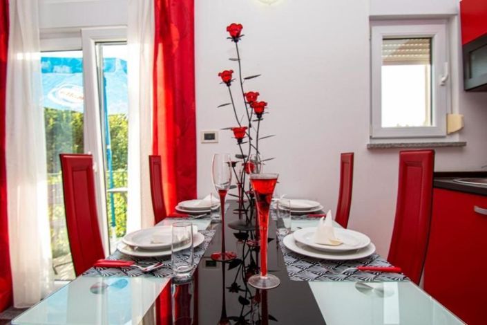 Image No.4-5 Bed Property for sale