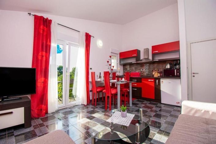 Image No.8-5 Bed Property for sale