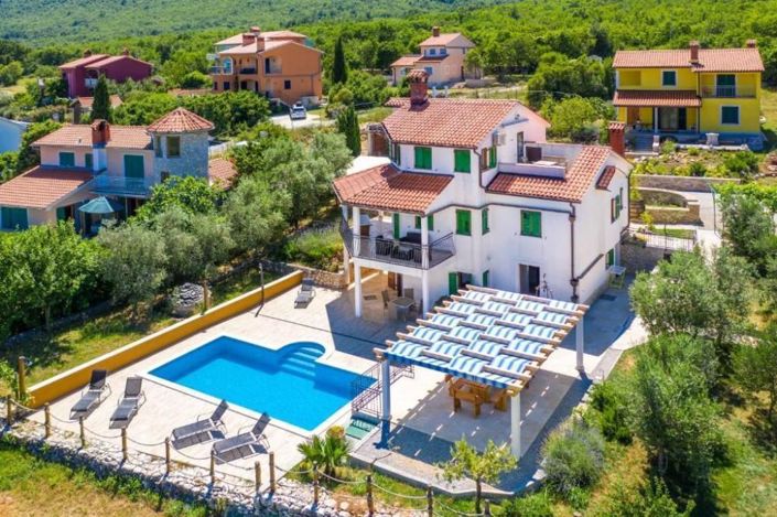 Image No.1-4 Bed Property for sale