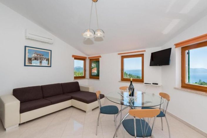 Image No.11-4 Bed Property for sale