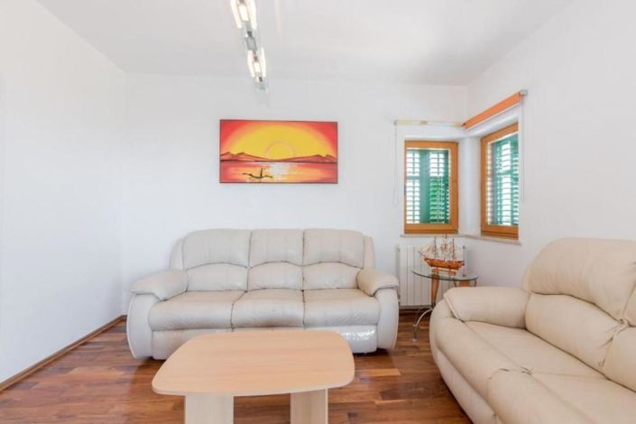 Image No.21-4 Bed Property for sale