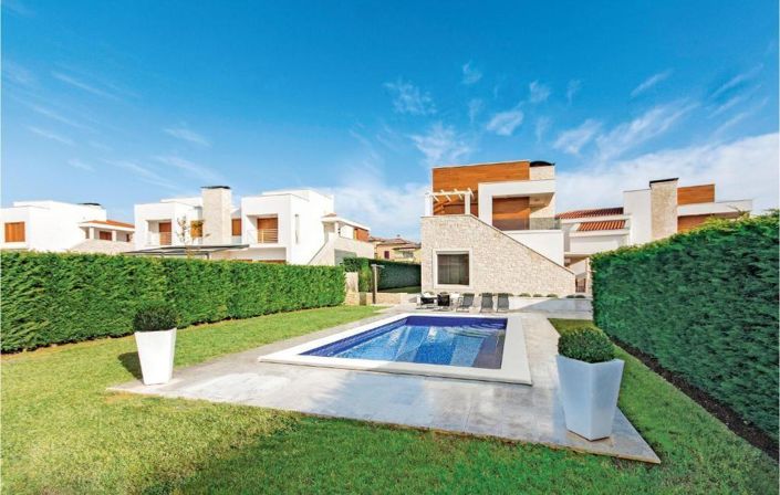 Image No.1-3 Bed Property for sale