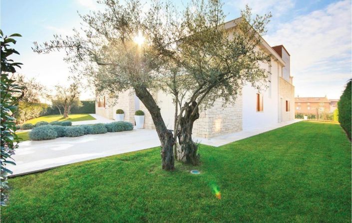 Image No.3-3 Bed Property for sale