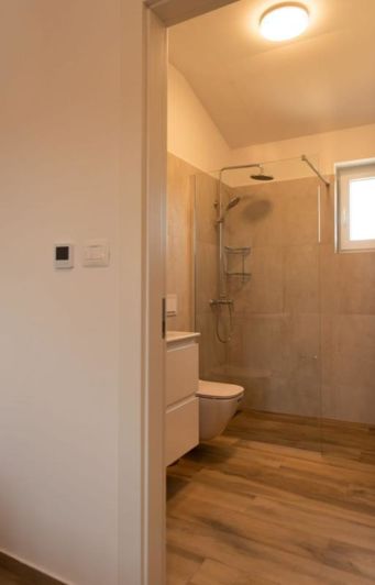 Image No.11-3 Bed Property for sale