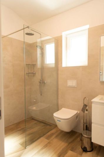 Image No.12-3 Bed Property for sale