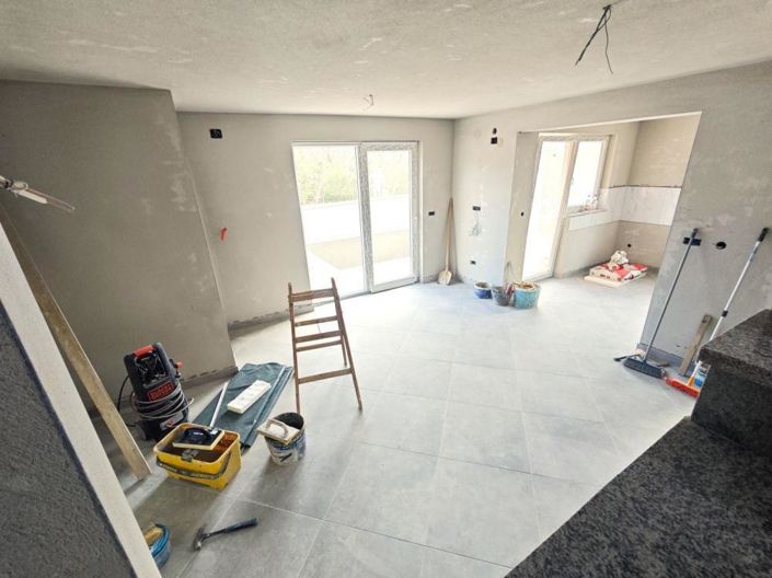 Image No.4-2 Bed Property for sale