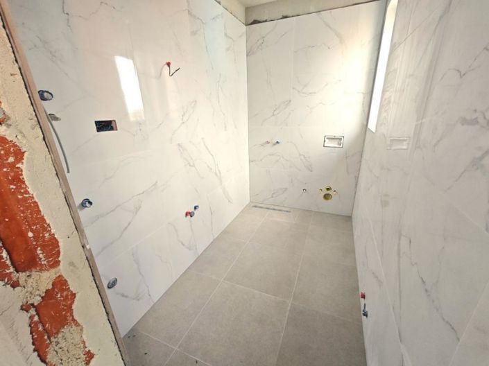 Image No.7-2 Bed Property for sale