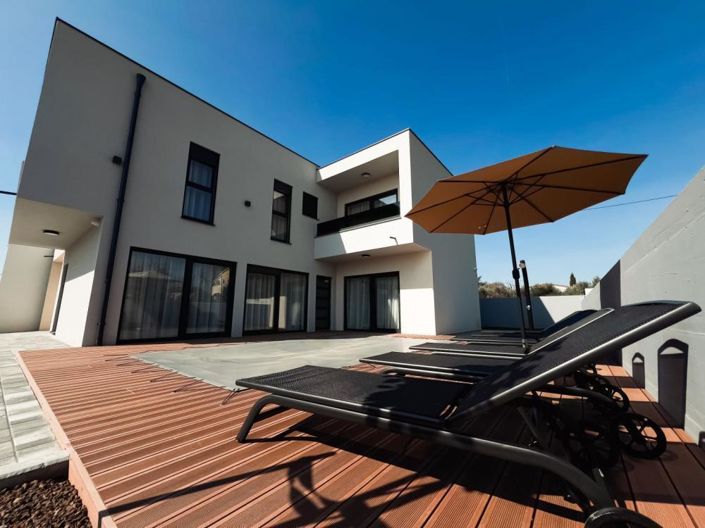 Image No.1-3 Bed Property for sale