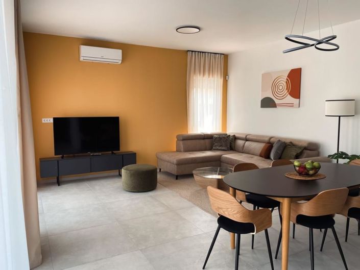 Image No.5-3 Bed Property for sale