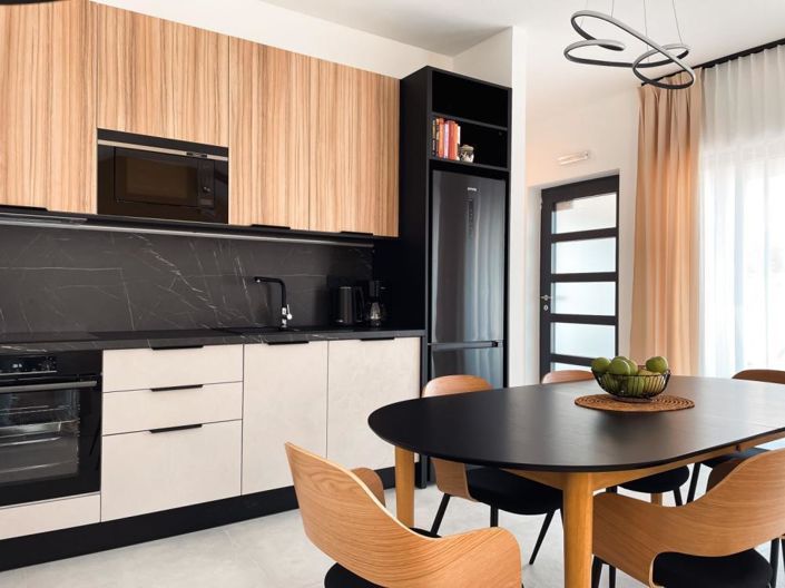 Image No.9-3 Bed Property for sale