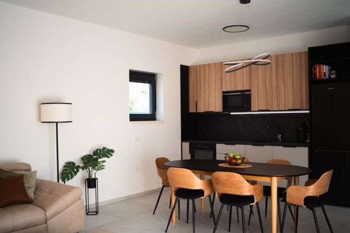 Image No.12-3 Bed Property for sale