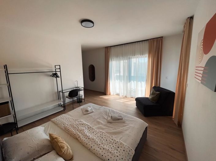 Image No.15-3 Bed Property for sale