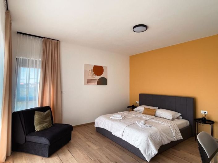 Image No.17-3 Bed Property for sale