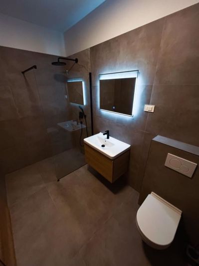 Image No.18-3 Bed Property for sale