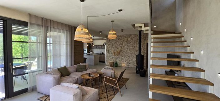 Image No.11-2 Bed Property for sale