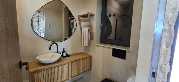 Image No.20-2 Bed Property for sale