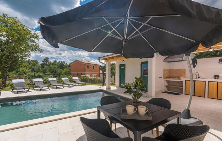 Image No.5-3 Bed Property for sale