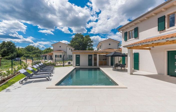 Image No.8-3 Bed Property for sale