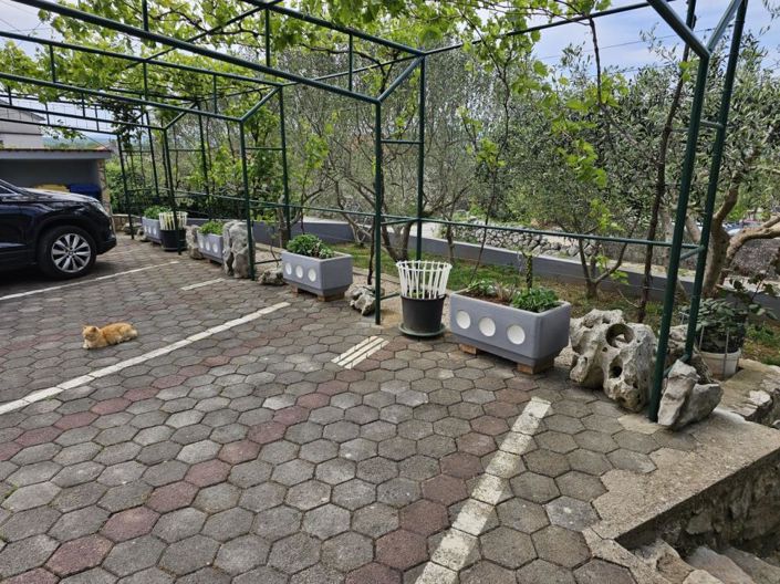 Image No.16-7 Bed Property for sale