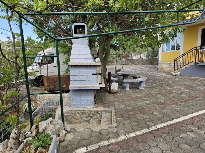 Image No.17-7 Bed Property for sale