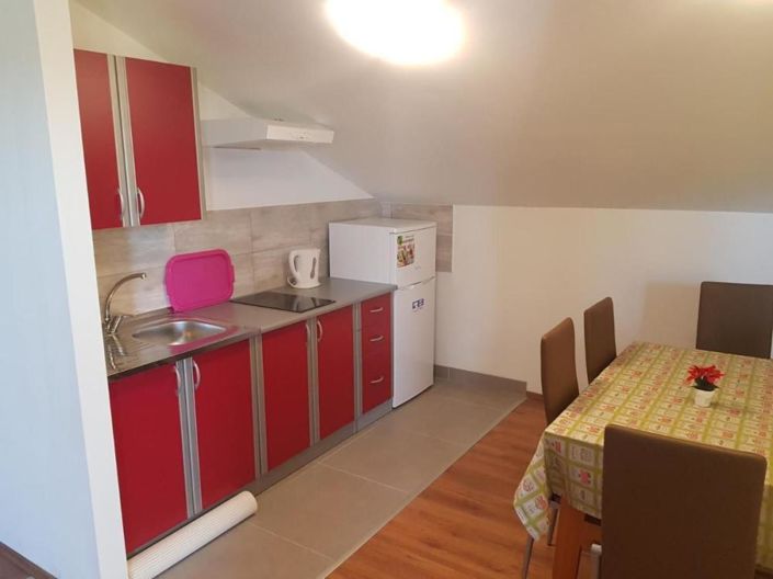 Image No.8-7 Bed Property for sale