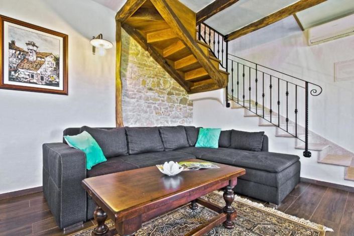 Image No.11-4 Bed Property for sale