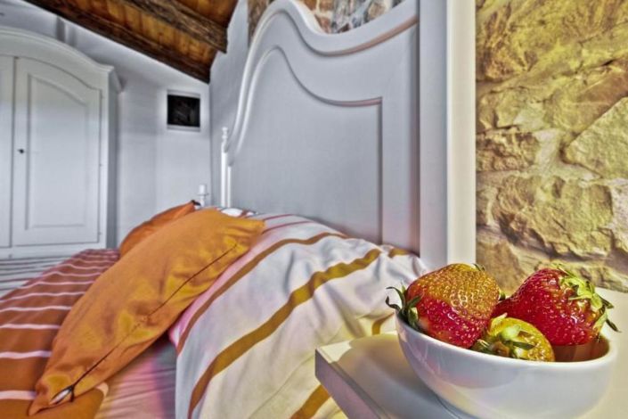 Image No.18-4 Bed Property for sale