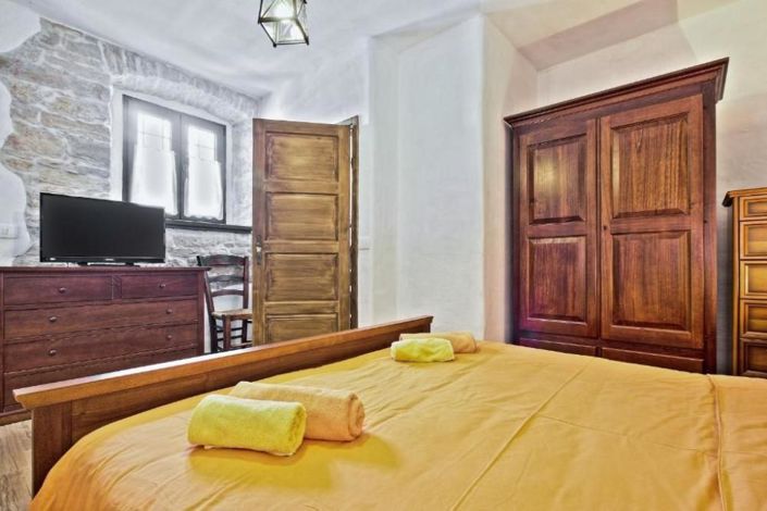 Image No.23-4 Bed Property for sale