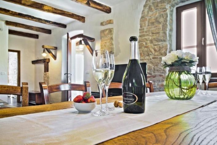 Image No.9-4 Bed Property for sale