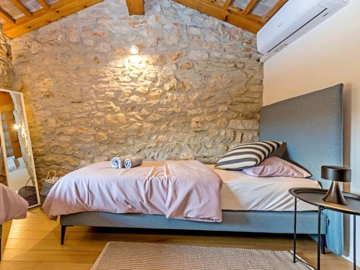 Image No.17-5 Bed Property for sale