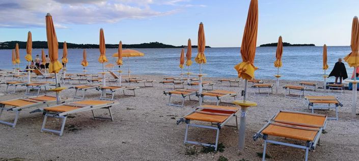 Image No.8-19 Bed Property for sale