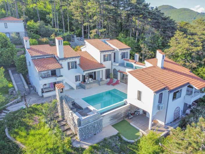 Image No.1-5 Bed Property for sale