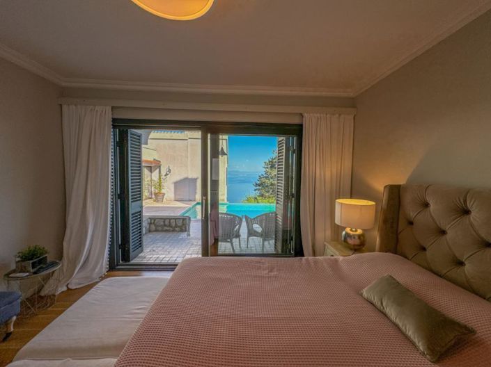 Image No.23-5 Bed Property for sale