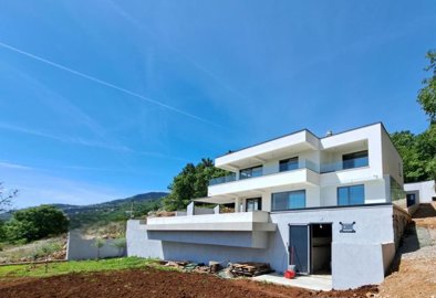 1 - Lovran, Property