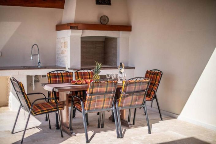 Image No.12-3 Bed Property for sale