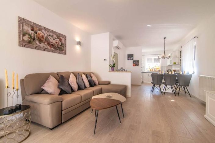 Image No.21-3 Bed Property for sale