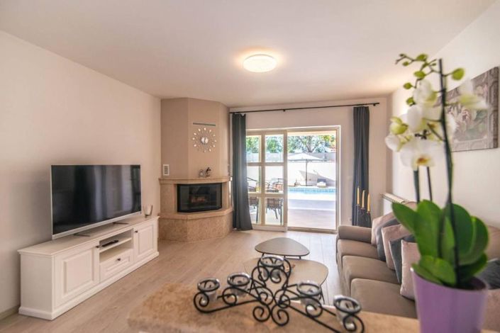 Image No.22-3 Bed Property for sale