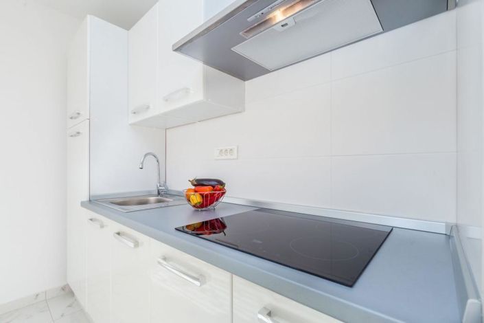 Image No.16-4 Bed Property for sale