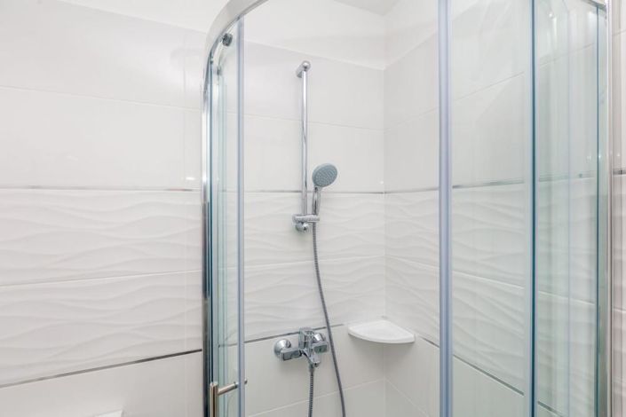 Image No.19-4 Bed Property for sale