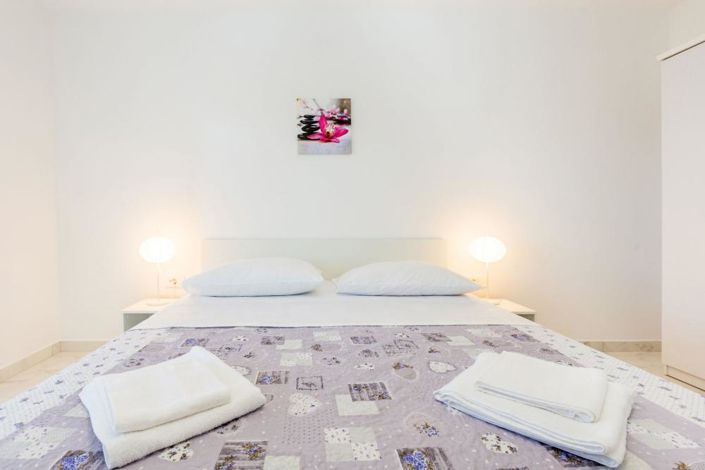 Image No.23-4 Bed Property for sale