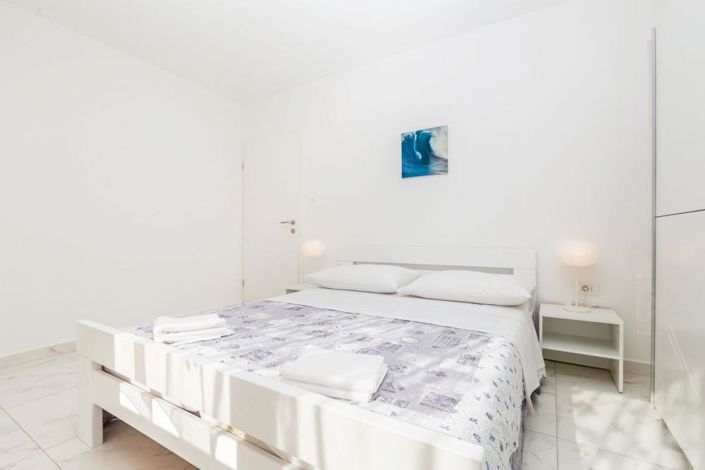 Image No.25-4 Bed Property for sale