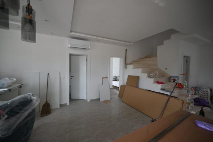 Image No.13-5 Bed Property for sale