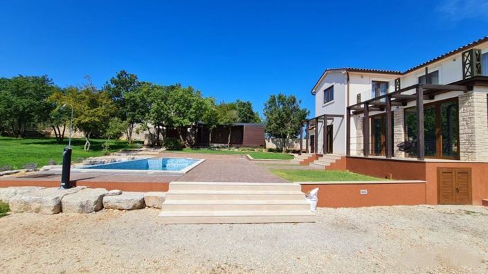 Image No.3-3 Bed Property for sale