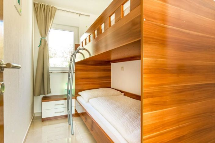 Image No.13-5 Bed Property for sale