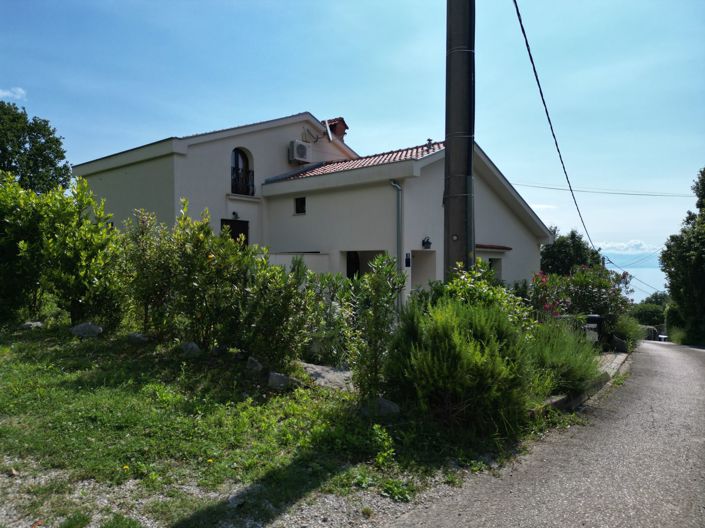 Image No.10-4 Bed Property for sale