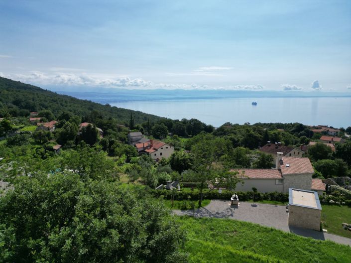 Image No.11-4 Bed Property for sale