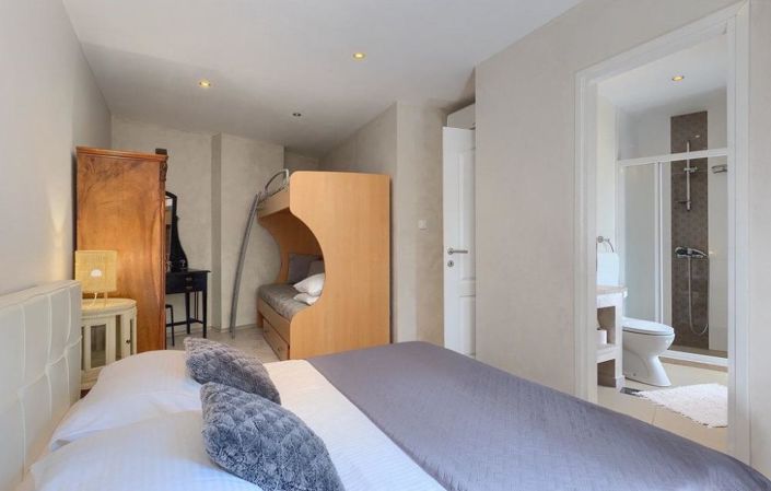 Image No.22-2 Bed Property for sale