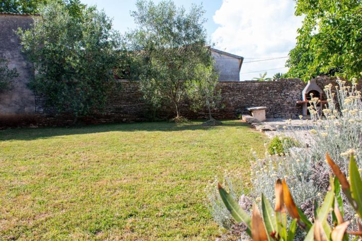 Image No.6-3 Bed Property for sale